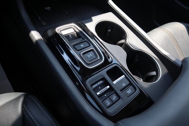 2023 Honda Pilot Touring photo 12