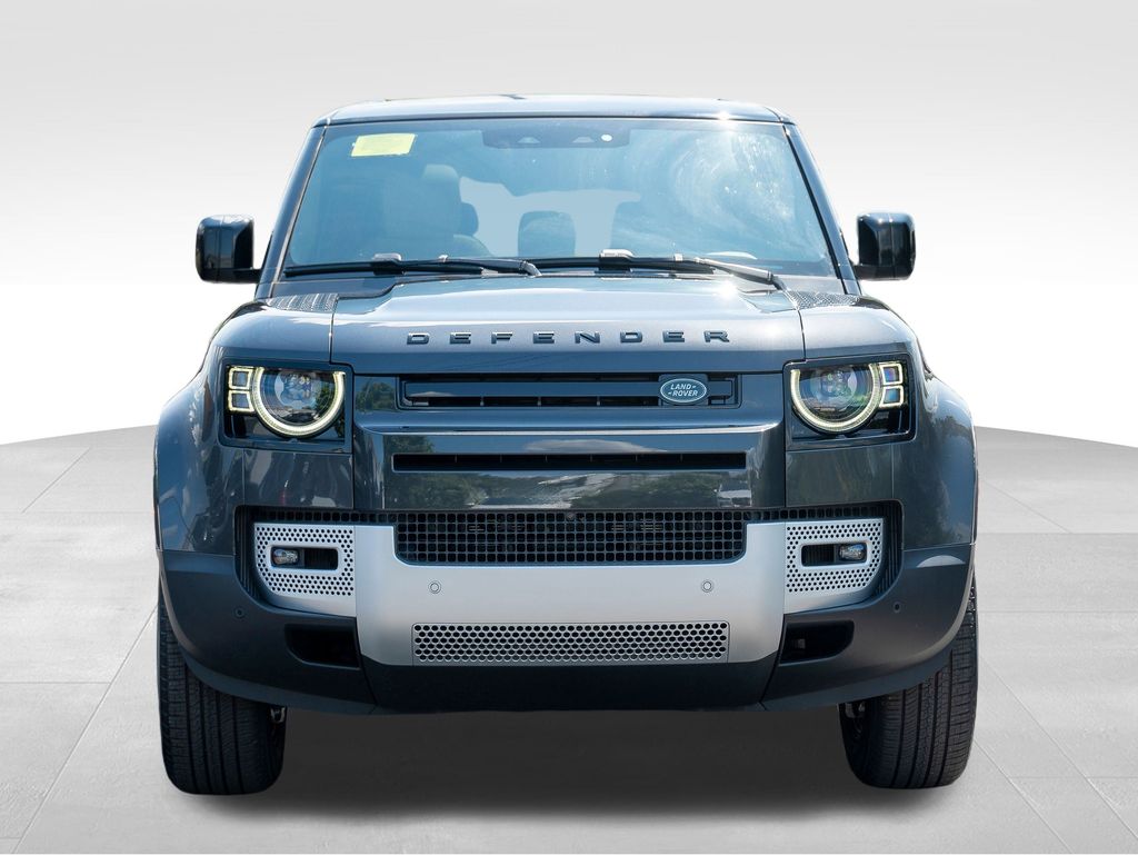 2025 Land Rover Defender 130 S photo 2