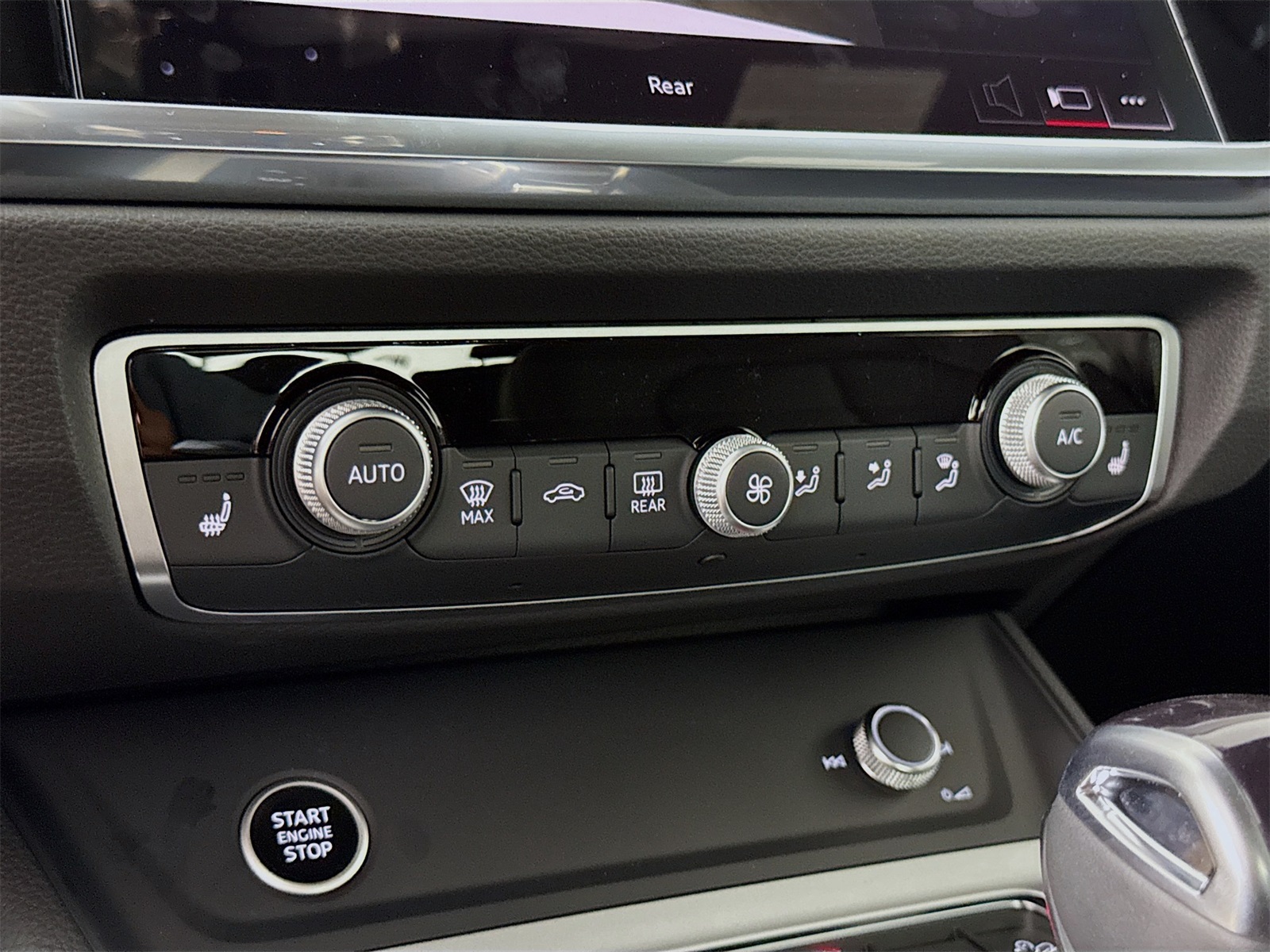 2025 Audi Q3 45 TFSI S line Premium photo 15