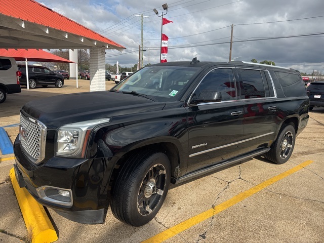 2015 GMC Yukon Denali's photo