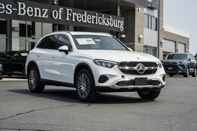2025 Mercedes-Benz GLC Base's photo