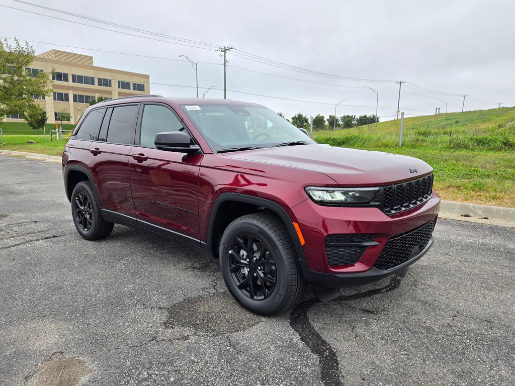 2025 Jeep Grand Cherokee Altitude's photo