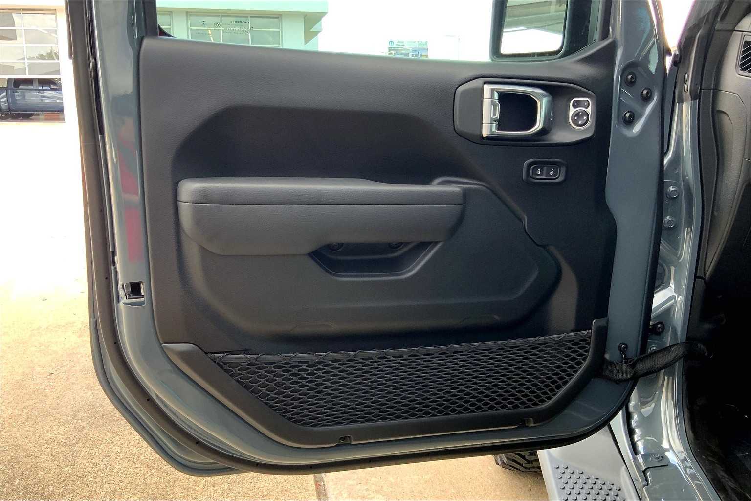 2025 Jeep Wrangler Willys photo 10