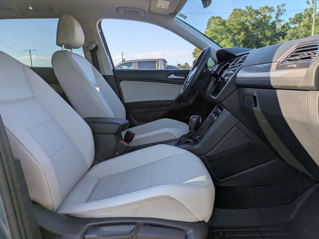 2021 Volkswagen Tiguan SE photo 26