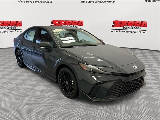 2025 Toyota Camry SE's photo
