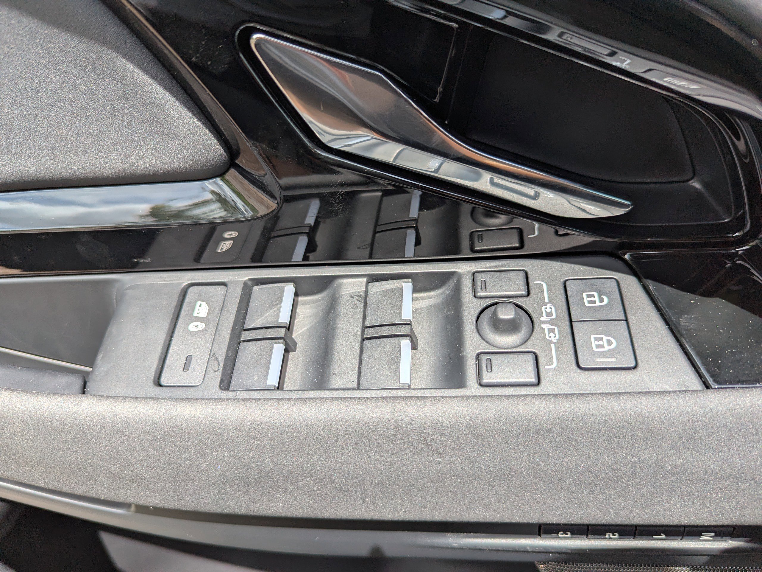 2024 Land Rover Range Rover Evoque Dynamic SE photo 19