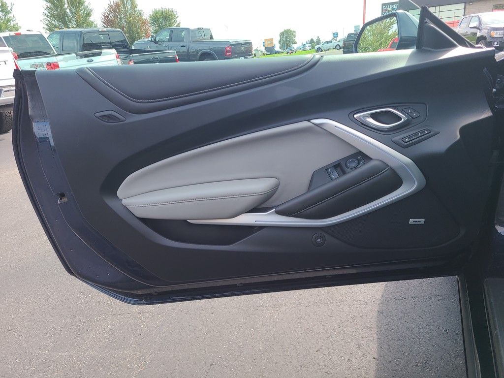 2016 Chevrolet Camaro 2SS photo 14