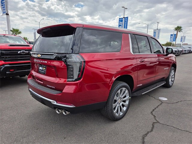 2025 Chevrolet Suburban Premier photo 3