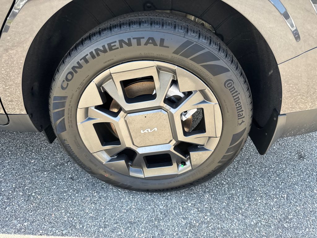 2025 Kia Carnival EX photo 17