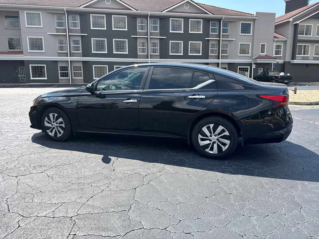 2022 Nissan Altima 2.5 S photo 6