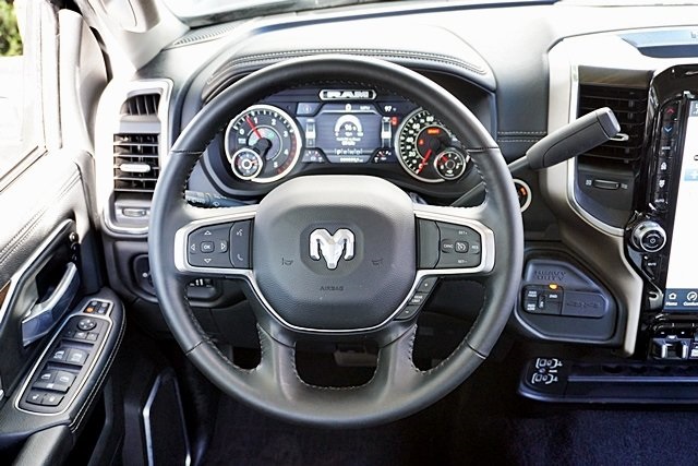 2024 Ram 3500 Laramie photo 17