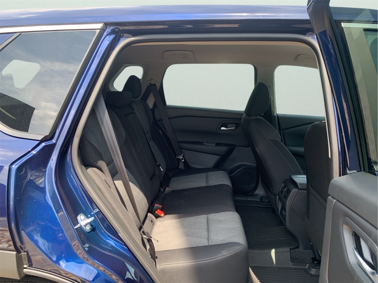 2026 Nissan Rogue SV photo 26
