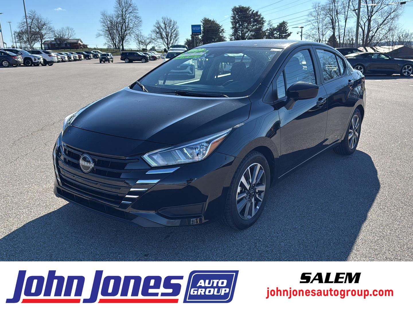 2023 Nissan Versa Sedan SV's photo