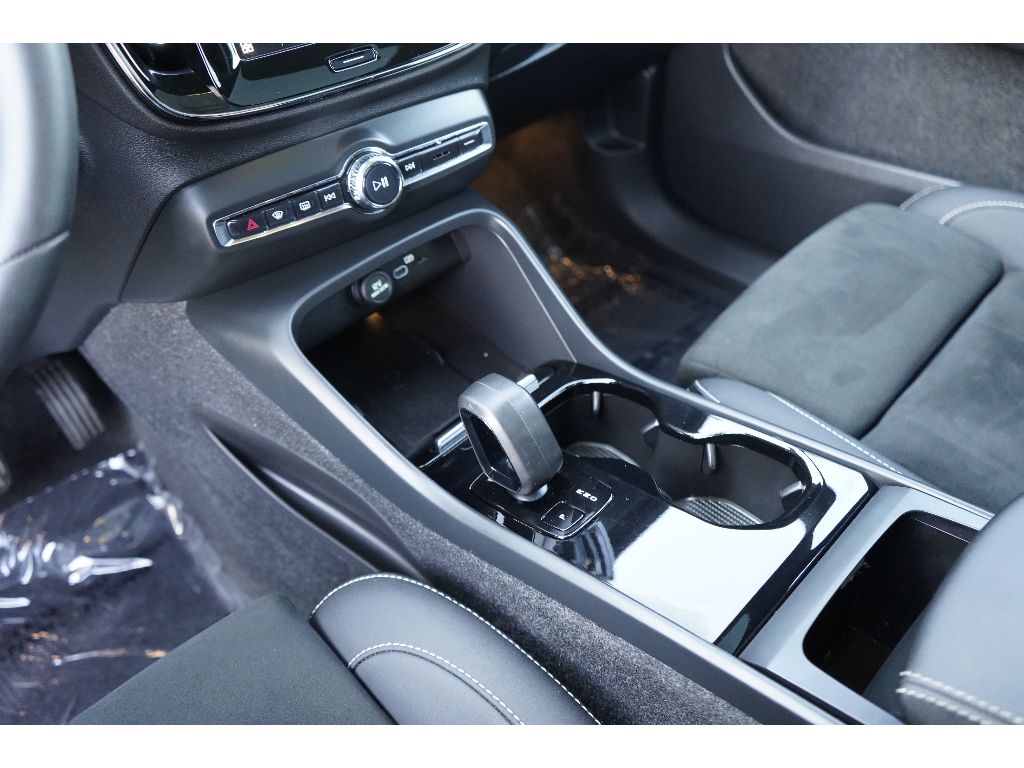 2023 Volvo C40 Recharge Plus photo 16