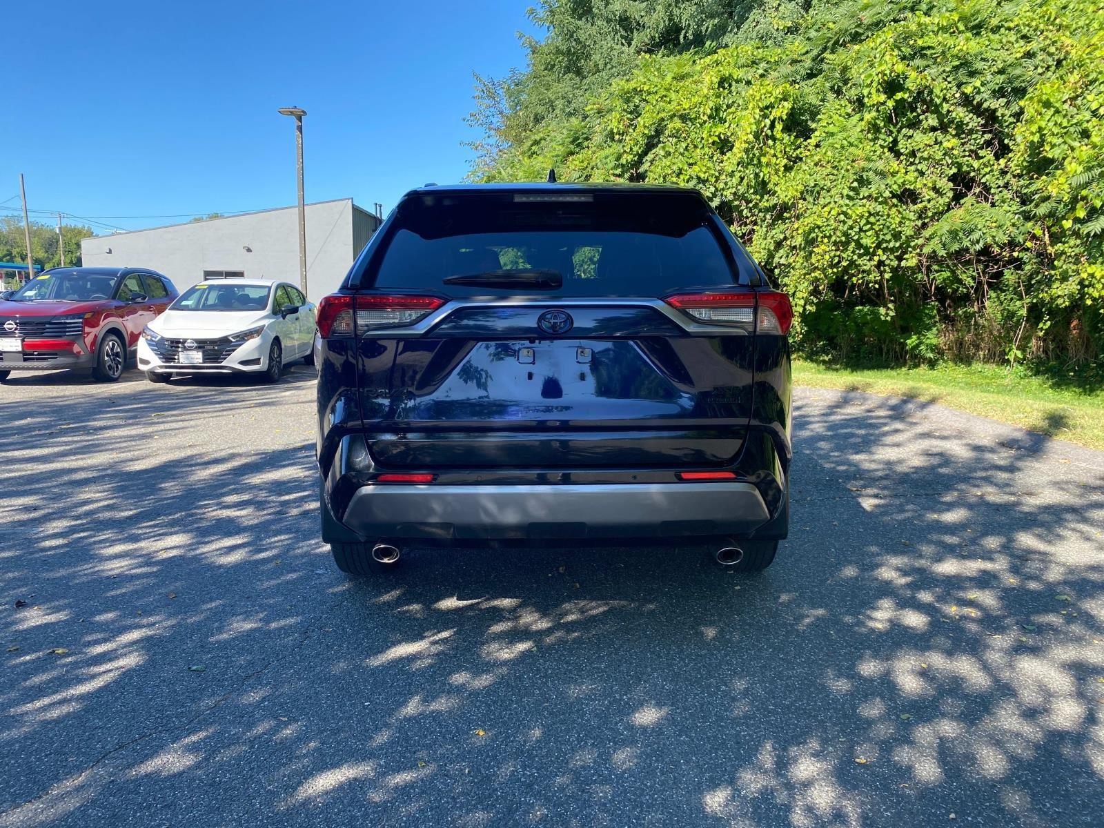 2021 Toyota RAV4 Hybrid XSE photo 3