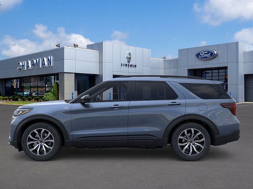 2026 Ford Explorer ST-Line photo 3
