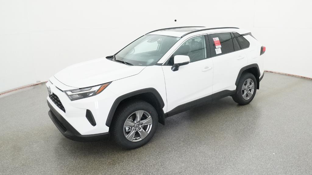2025 Toyota RAV4 XLE's photo