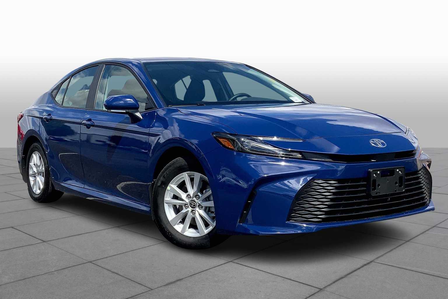 2025 Toyota Camry LE photo 2
