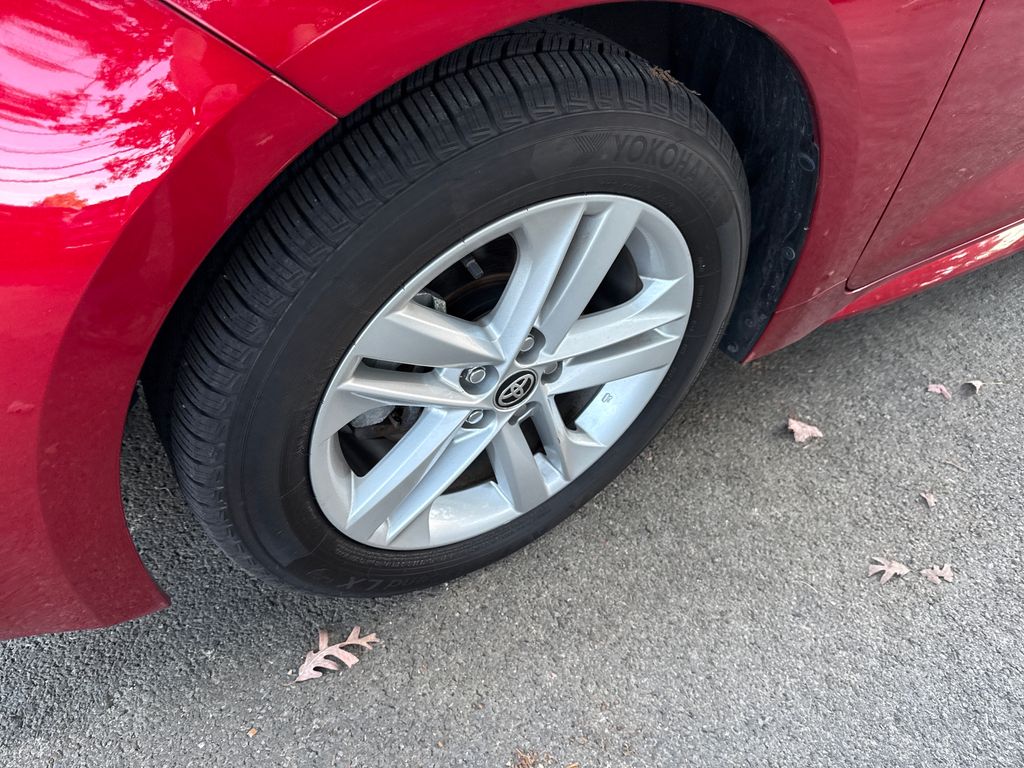 2022 Toyota Corolla SE photo 2
