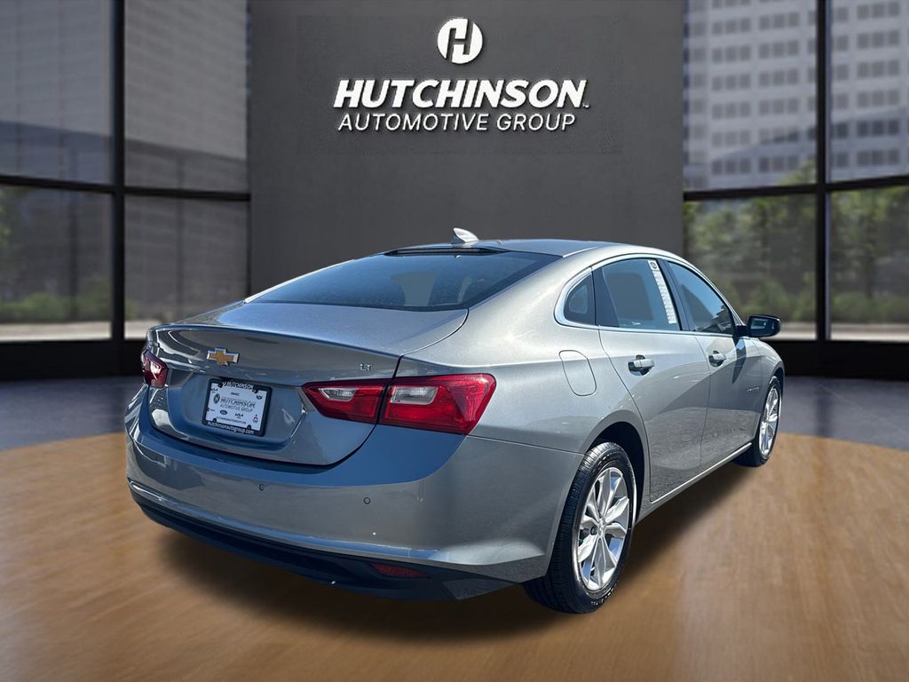 2024 Chevrolet Malibu 1LT photo 3