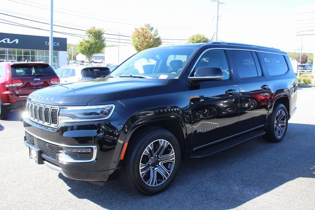 2024 Jeep Wagoneer L Series II photo 2