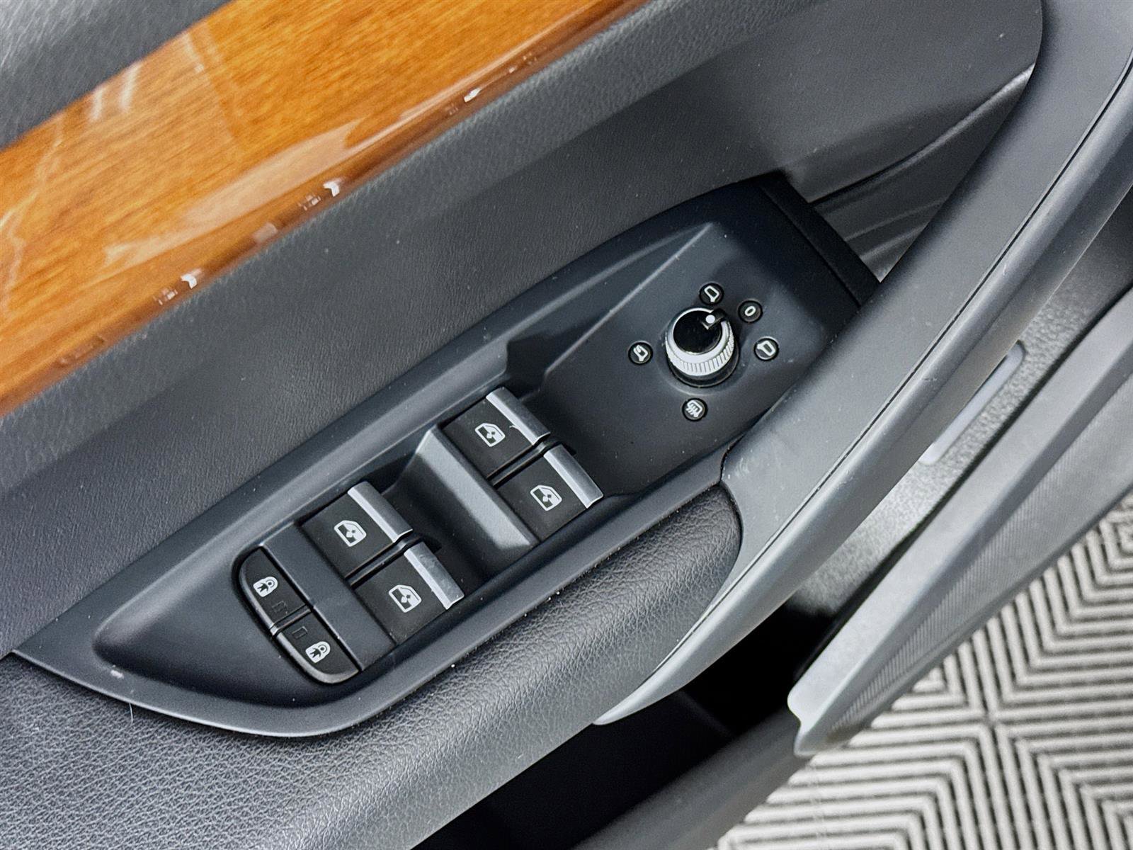 2021 Audi Q5 45 Premium photo 17