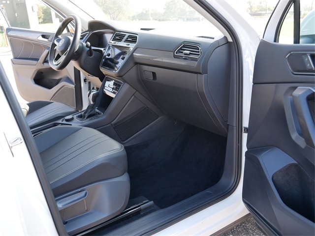 2022 Volkswagen Tiguan SE photo 19