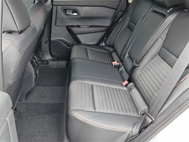 2026 Nissan Rogue SV photo 4