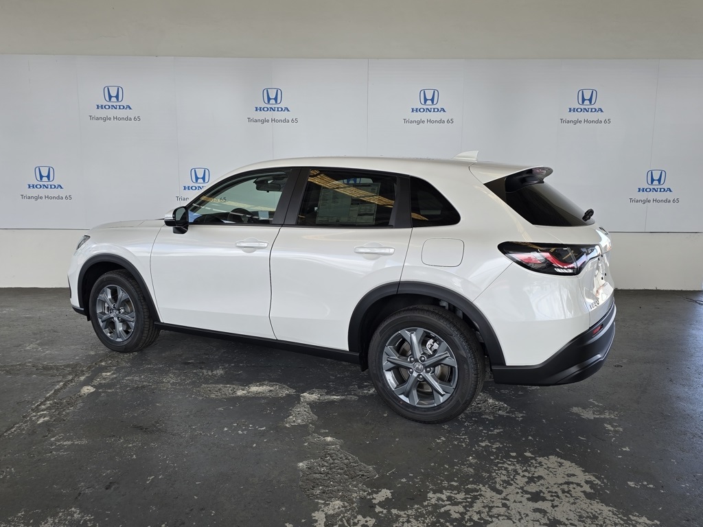 2026 Honda HR-V LX photo 2