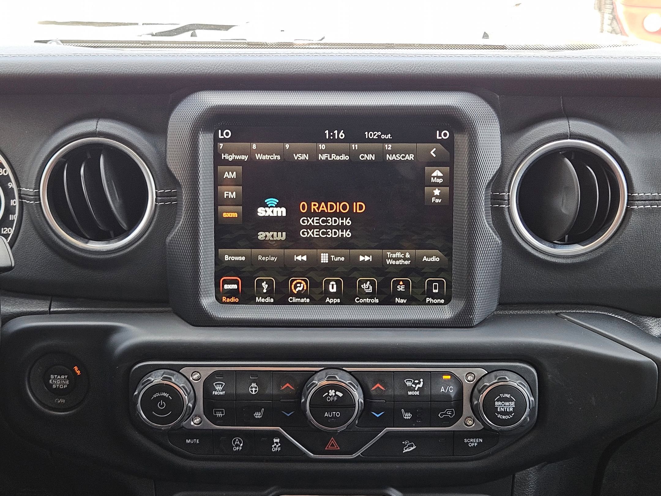 2018 Jeep Wrangler Unlimited Sahara photo 16