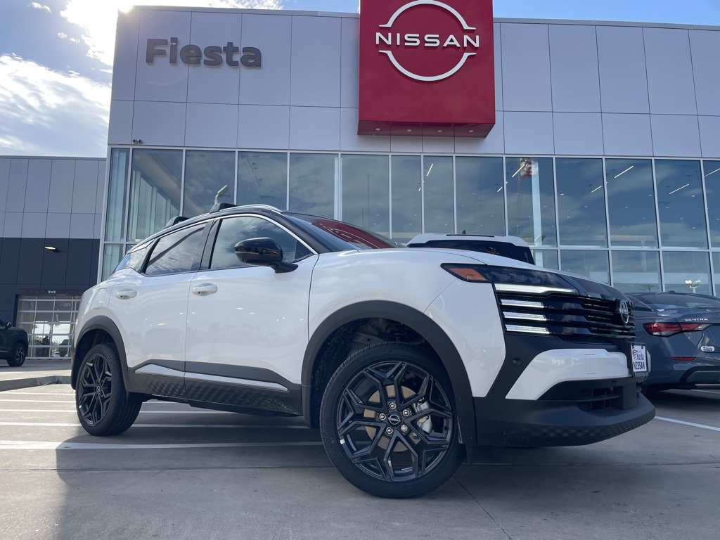 2026 Nissan KICKS SR's photo