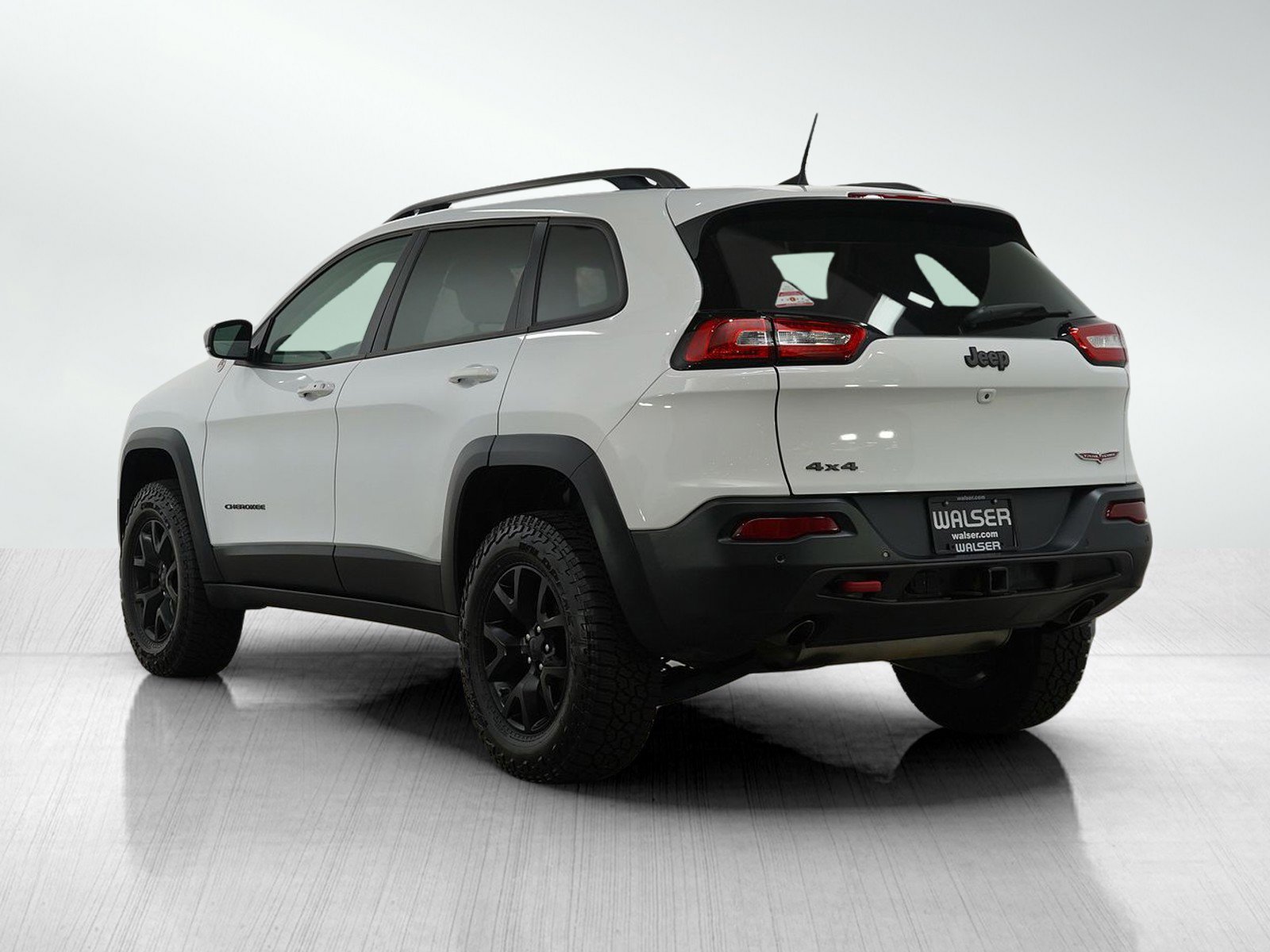 2018 Jeep Cherokee Trailhawk photo 2