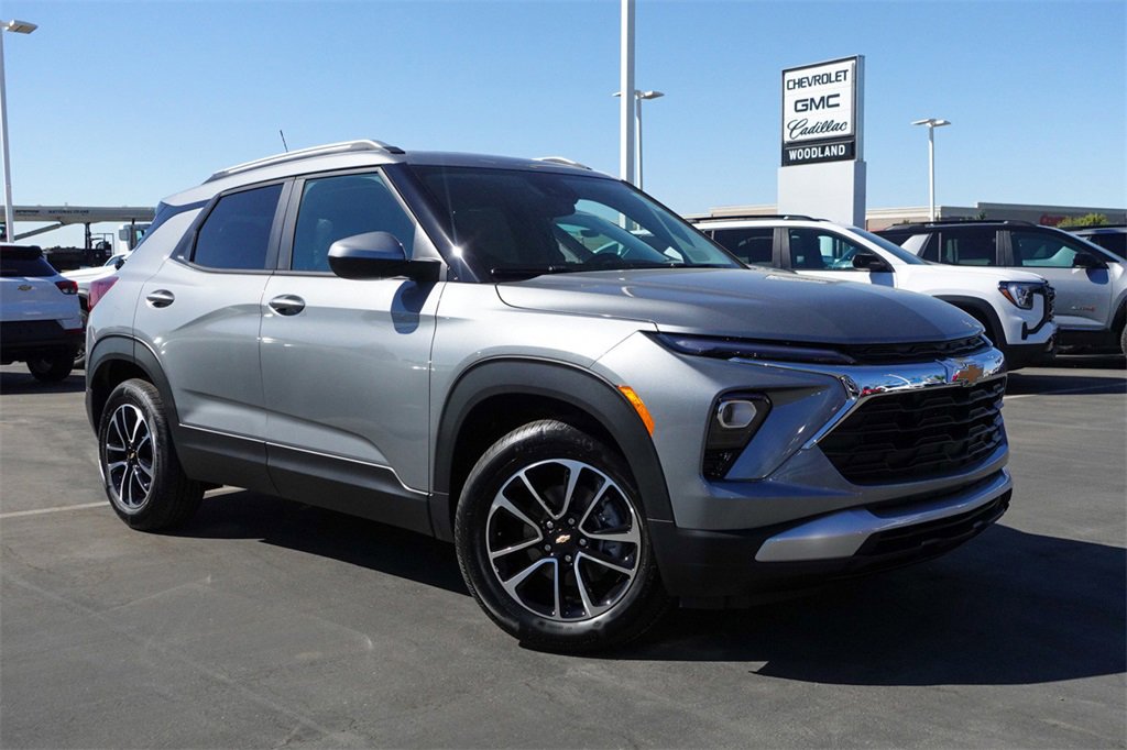 2026 Chevrolet Trailblazer LT photo 2