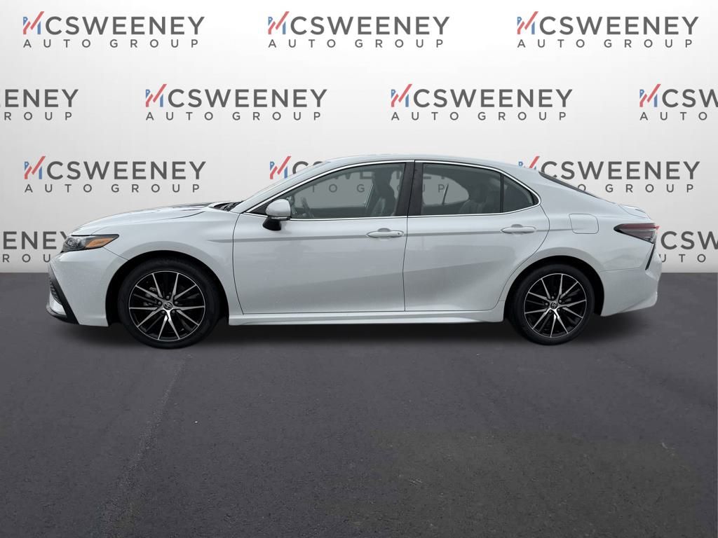 2023 Toyota Camry SE photo 2