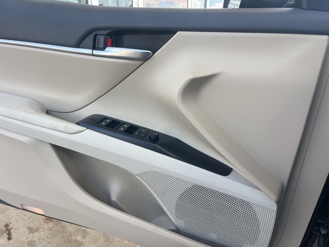 2018 Toyota Camry LE photo 6