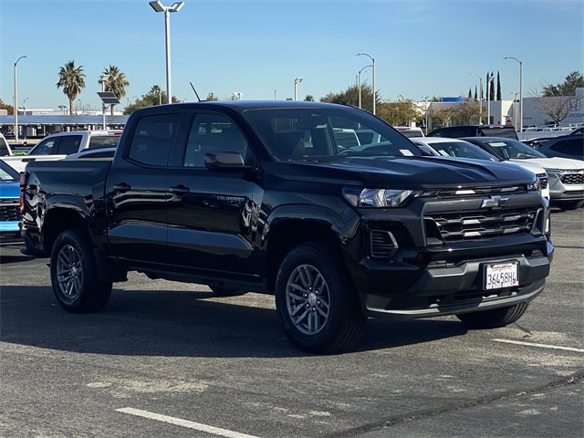 2025 Chevrolet Colorado Work Truck LT photo 3