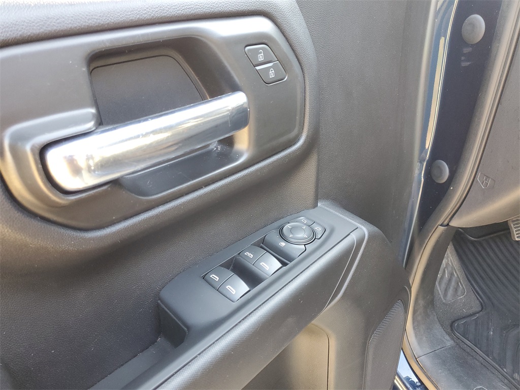 2022 Chevrolet Silverado 1500 Custom photo 10