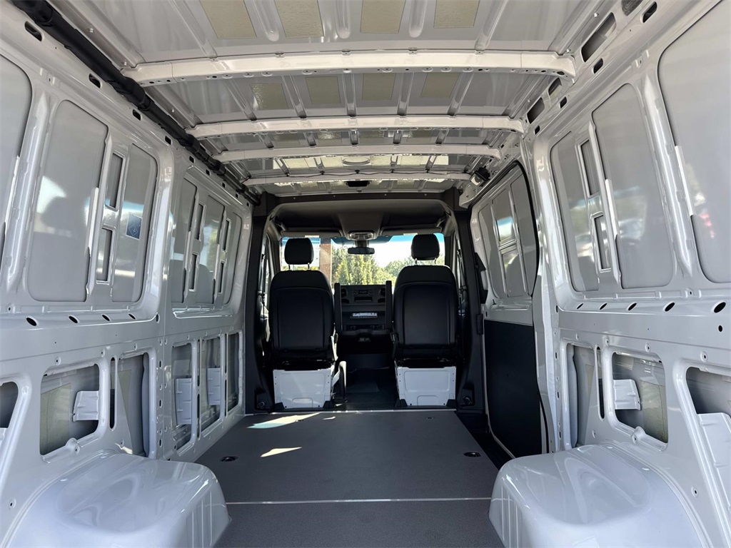 2026 Mercedes Benz Sprinter 3500 photo 13