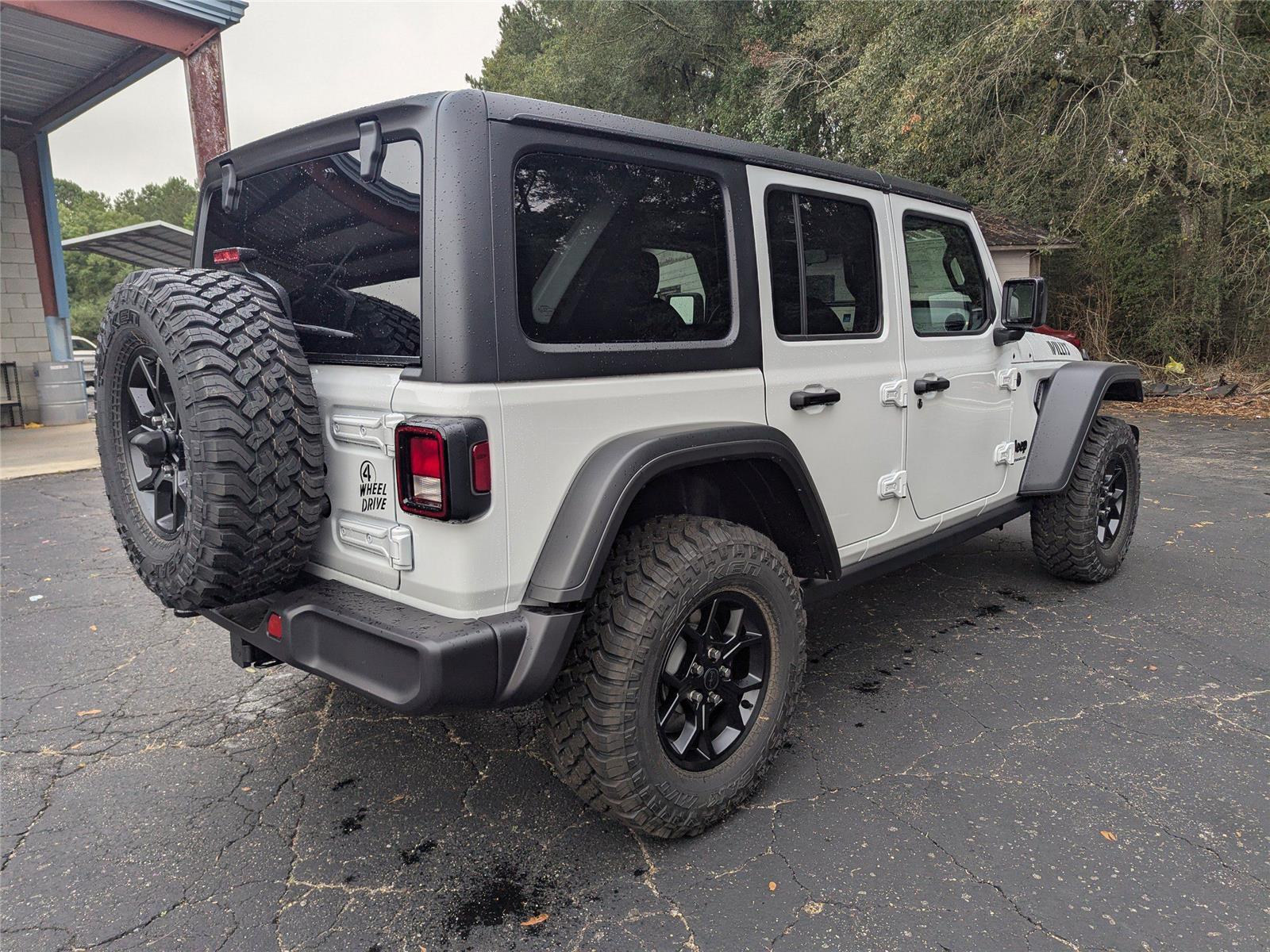 2025 Jeep Wrangler Willys photo 5