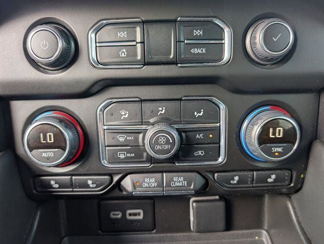 2023 Chevrolet Suburban Z71 photo 17