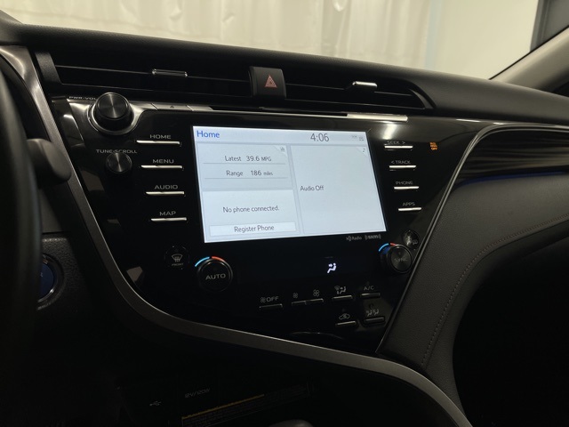 2020 Toyota Camry Hybrid XLE photo 14