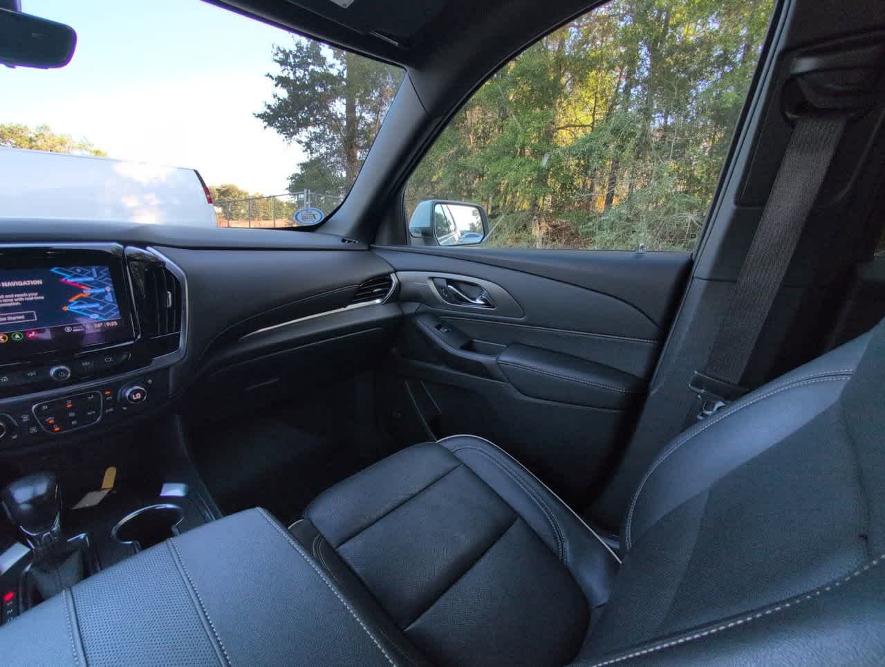 2022 Chevrolet Traverse Premier photo 3