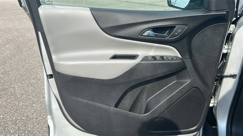 2022 Chevrolet Equinox LS photo 12