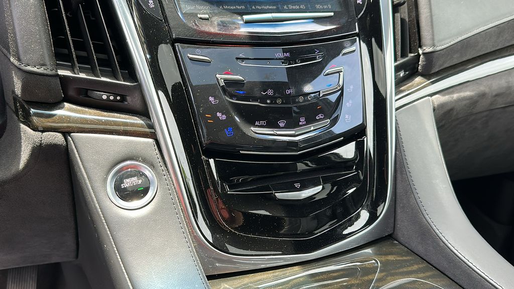 2019 Cadillac Escalade ESV Platinum photo 18