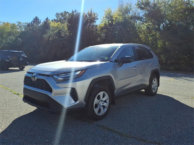 2024 Toyota RAV4 LE photo 3
