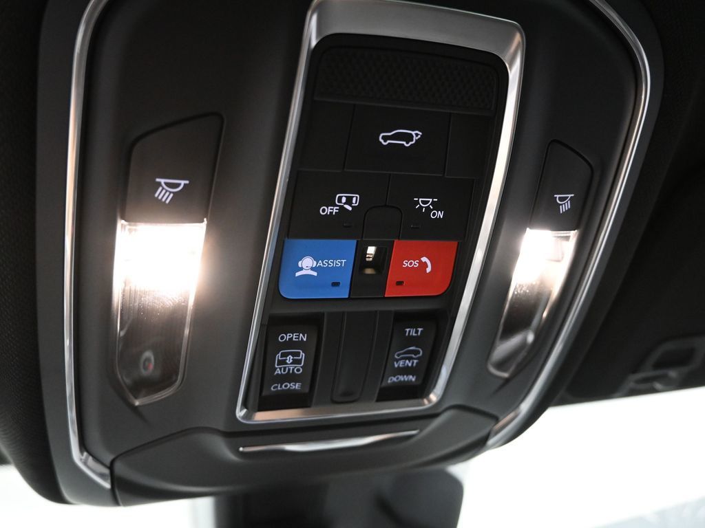2025 Jeep Grand Cherokee Laredo X photo 14