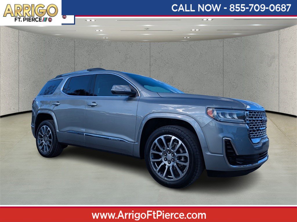 2023 GMC Acadia Denali's photo