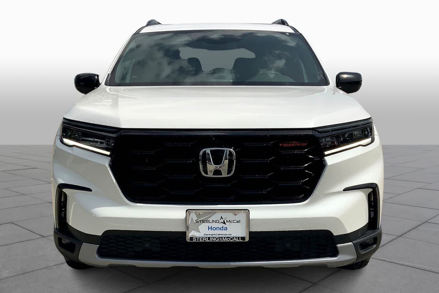 2025 Honda Pilot TrailSport photo 3