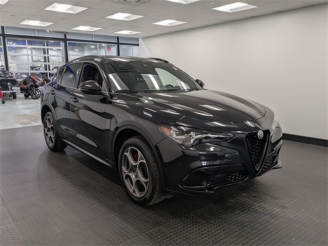 2024 Alfa Romeo Stelvio Sprint photo 3
