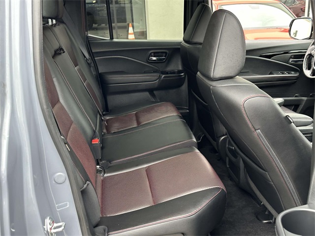 2023 Honda Ridgeline Black Edition photo 15